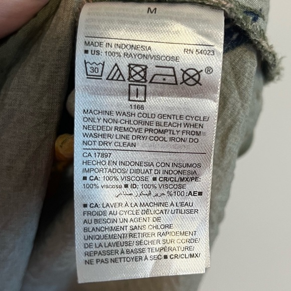 Old Navy V-neck Fall Floral Tank - Picture 3 of 4